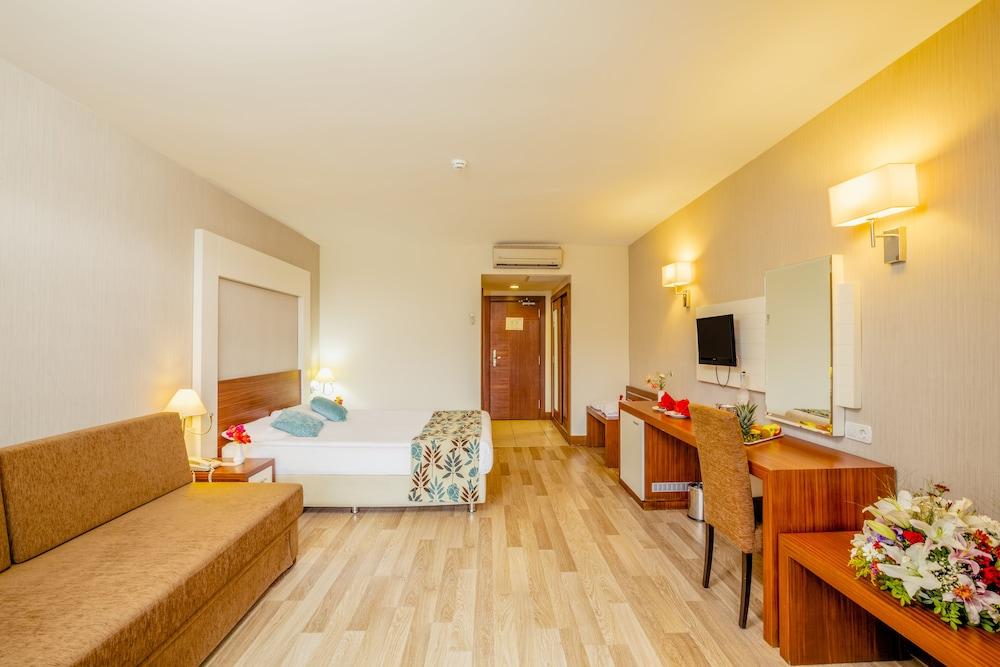 Greenwood Kemer Resort Ngoại thất bức ảnh